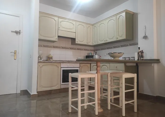 Marina Palace Paraiso * アデヘ