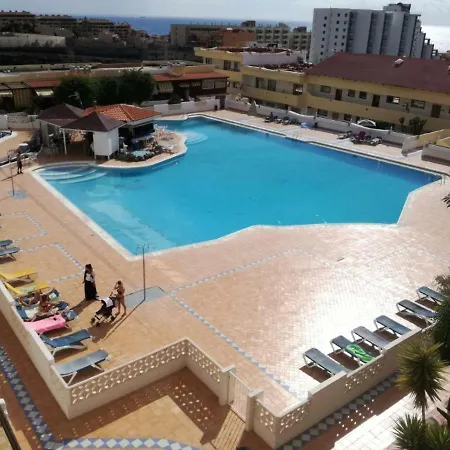 Marina Palace Paraiso 阿德耶