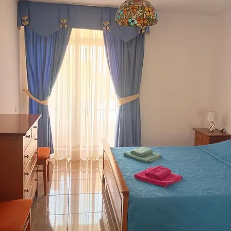 Marina Palace Paraiso 阿德耶